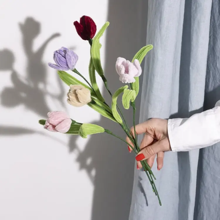 Creativ Company Mini DIY-kit Blommor av piprensare Tulpaner